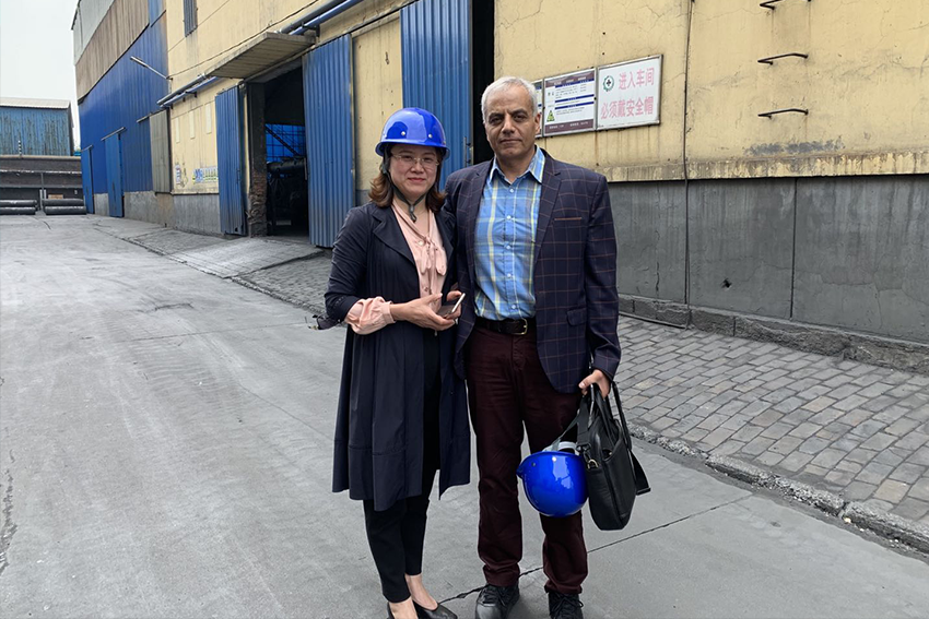 Group photo of HHGRAPHITE and UHP600mm graphite electrode customers