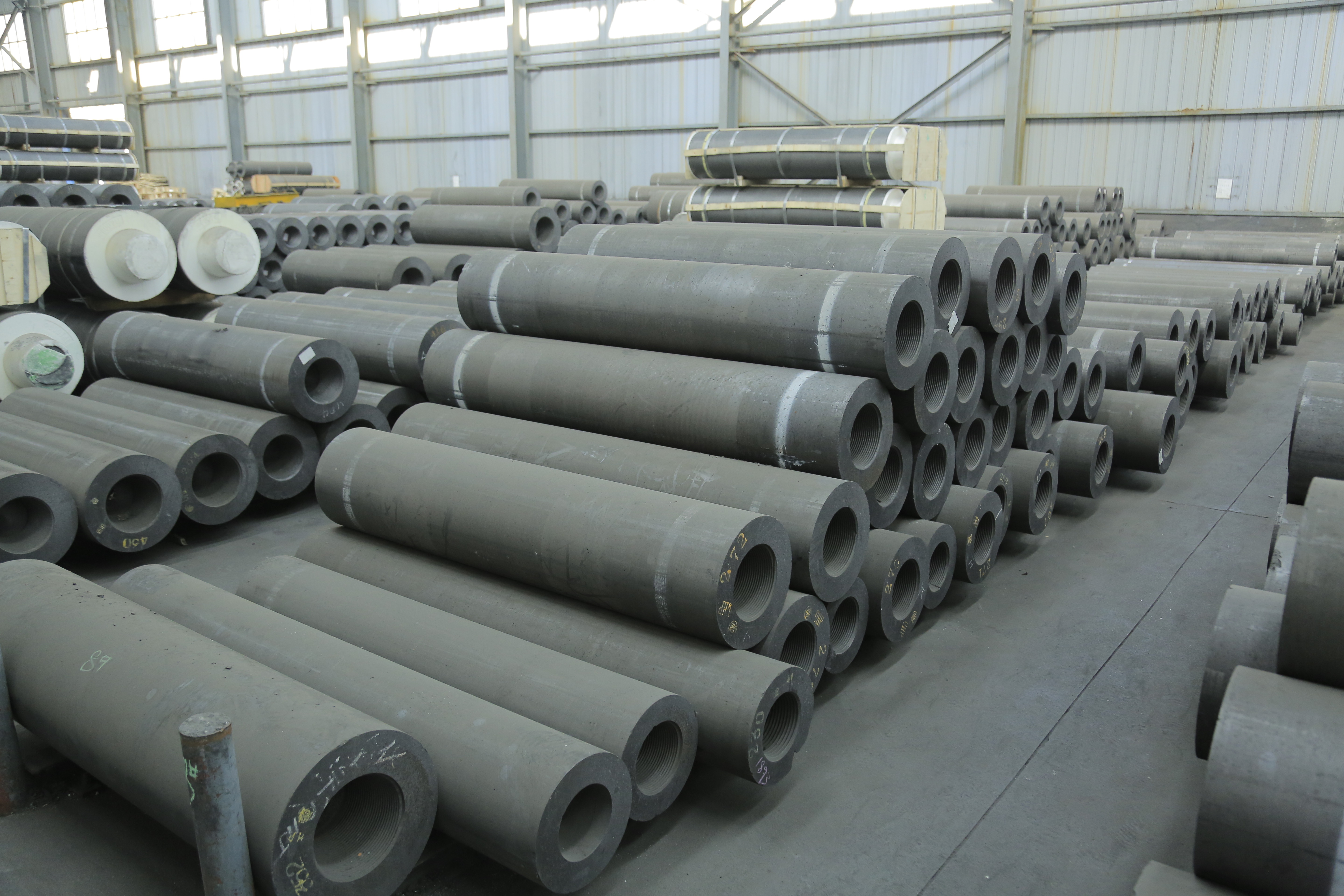 UHP Graphite Electrode Manufacturers
