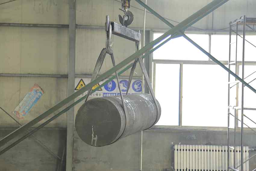 What Is The Raw Material For Graphite Electrodes-4